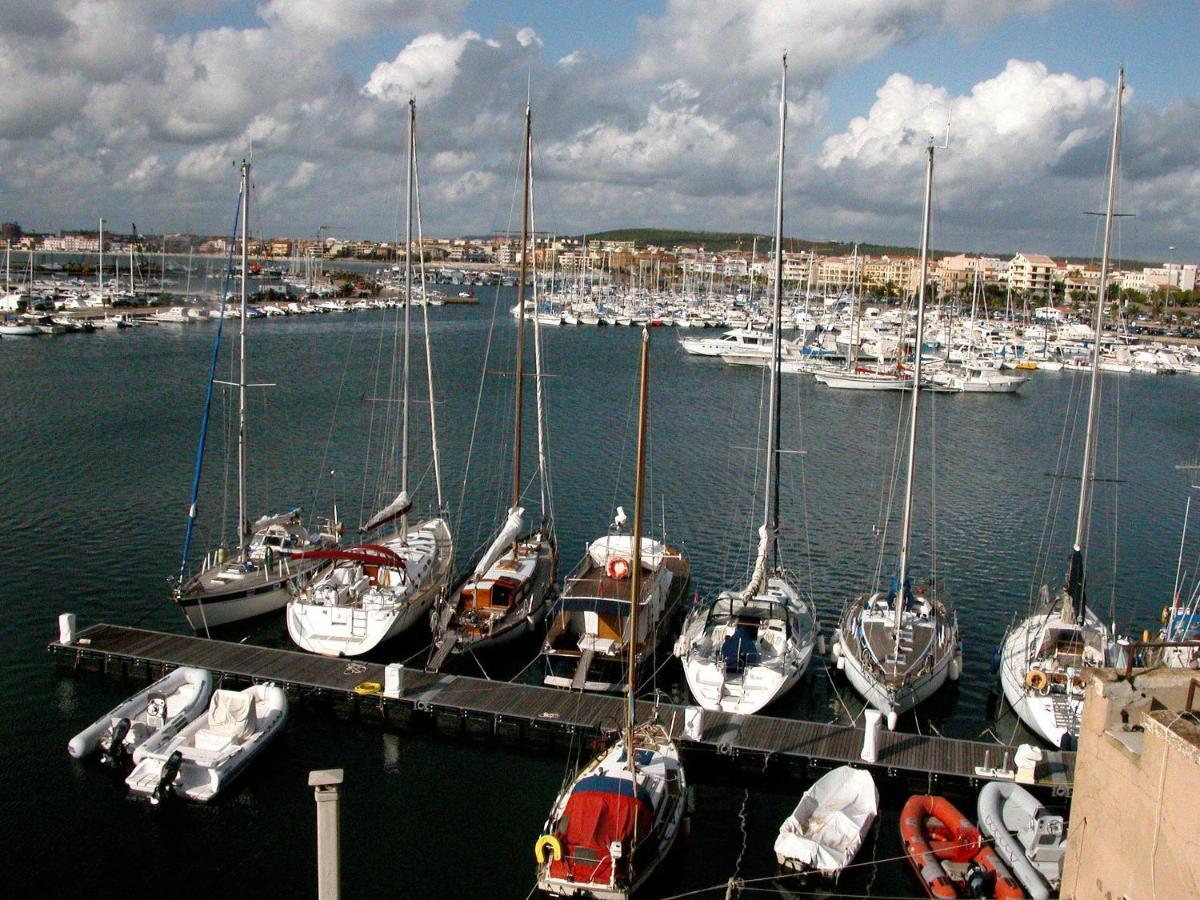 La Caravella Apartment Alghero Bagian luar foto